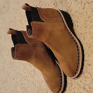 Dolce Vita Brown Suede booties